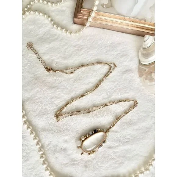 Seashell cream beaded pendant bohemian style necklace ￼ - Picture 6 of 6